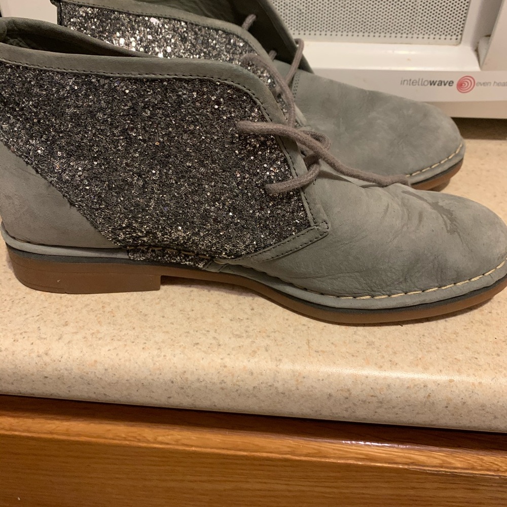 Boots - Picture 4 of 4